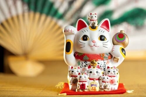 Maneki-neko el GATO JAPONÉS de la BUENA SUERTE: en qué color tenerlo y qué  mano debe tener levantada - El Cronista